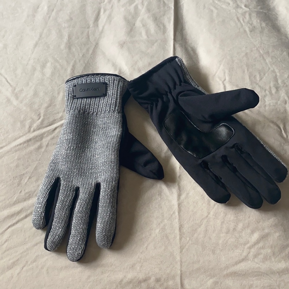 Calvin Klein Silver Metallic Black Gloves